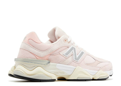 NB 9060 "Pink Rose" – Y2K Design trifft Performance